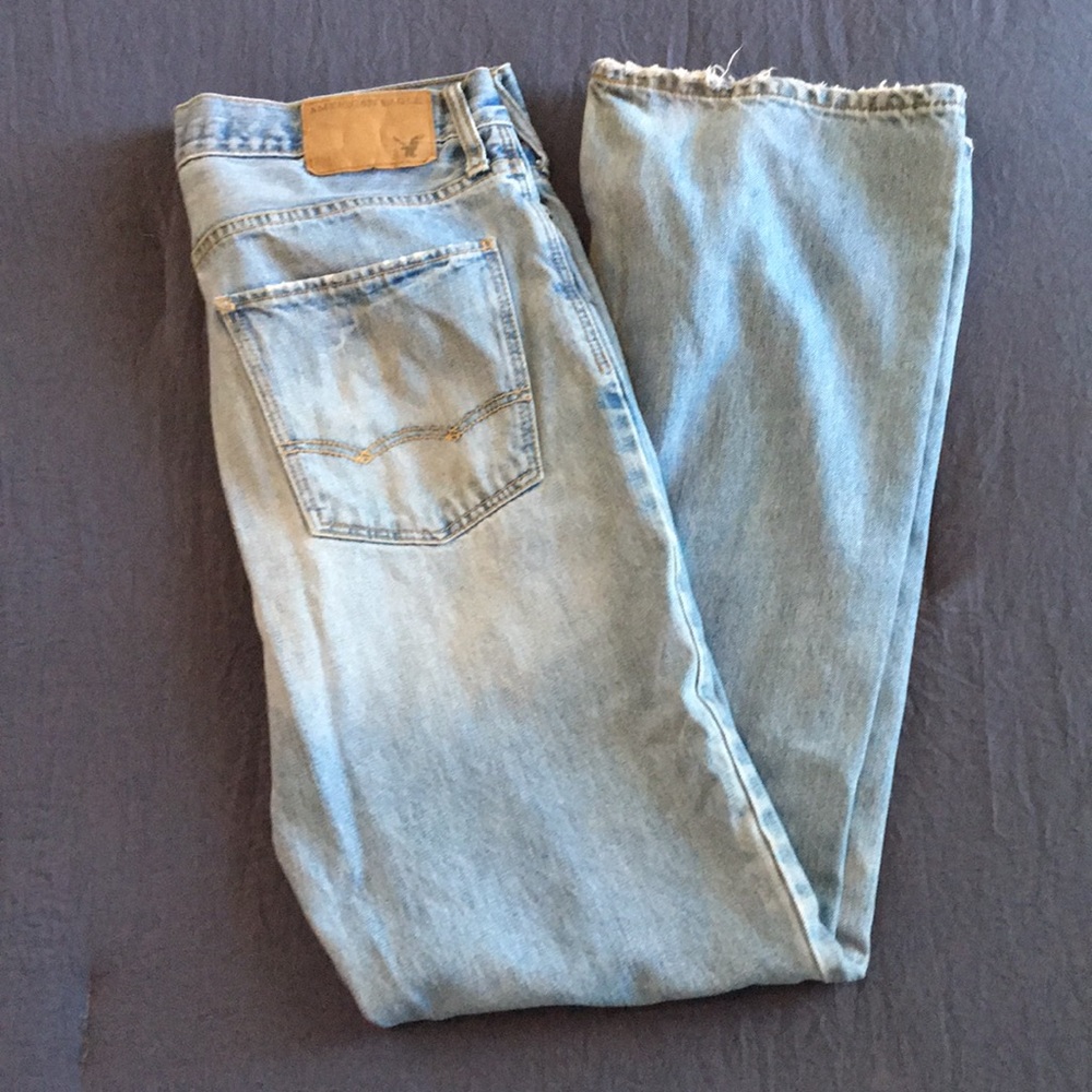 American Eagle light wash jeans